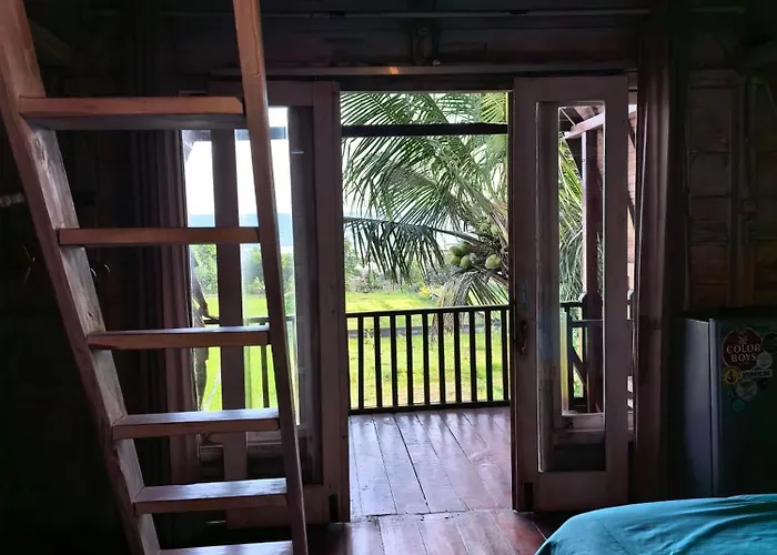 Dikaloha Surfschool And Pensión Airsatang