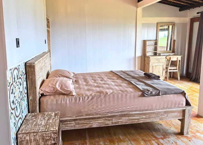 Dikaloha Surfschool And Pensión